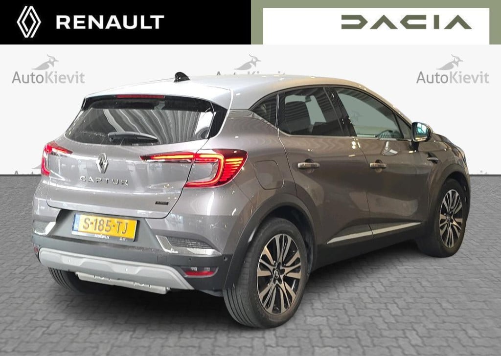 Renault Captur 1.6 e-tech plug-in hybrid 160 iconic