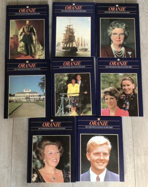 Oranje , ons vorstenhuis door de eeuwen heen