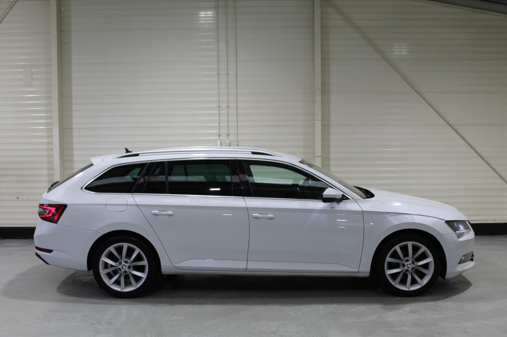 Skoda Superb combi style 1.4 tsi act