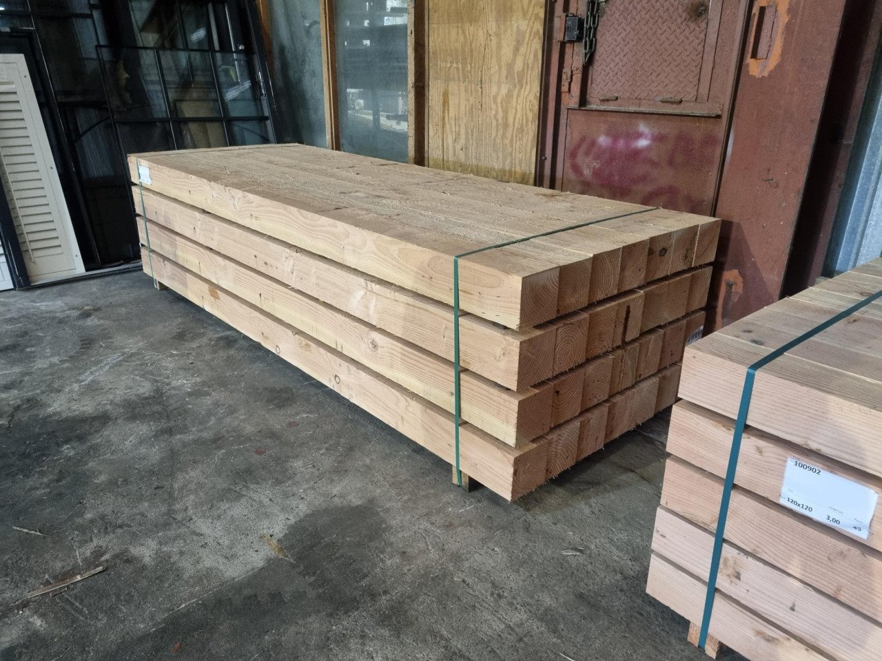 **DOUGLAS BALK 15x15x300 CM**