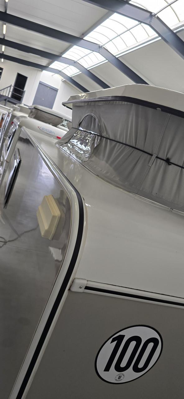 Compacte Trigano Mini 290 (688 kg) – Zeer compleet & BOVAG gekeurd