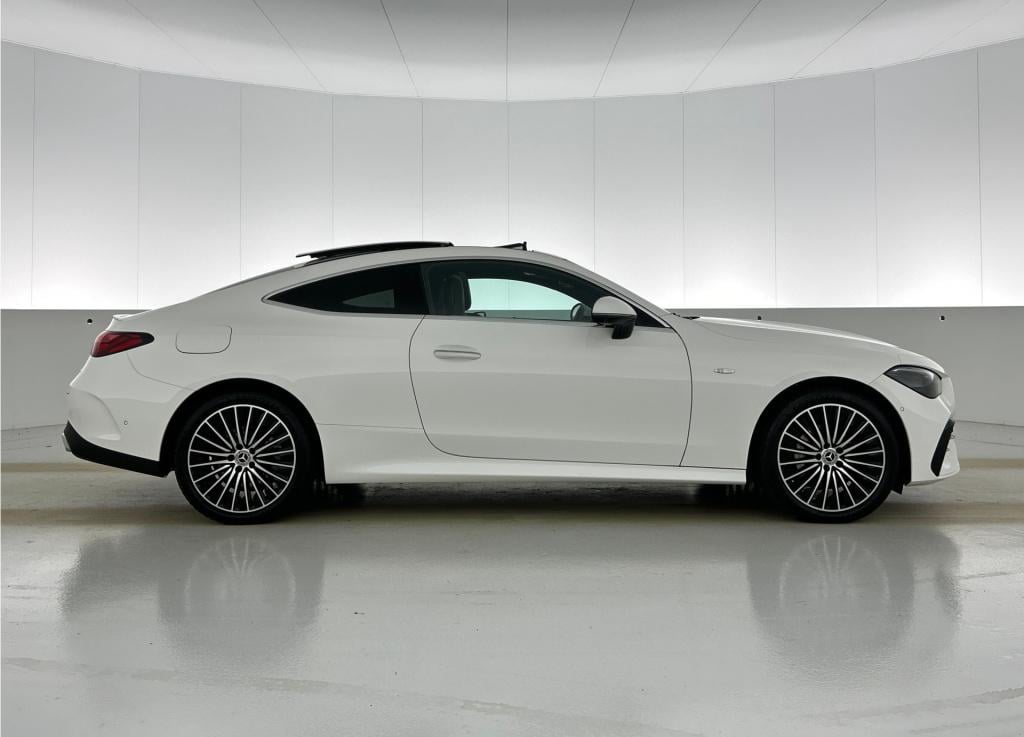 Mercedes-Benz Cle coupé 300 e amg plug-in hybride trekhaak | digital licht 