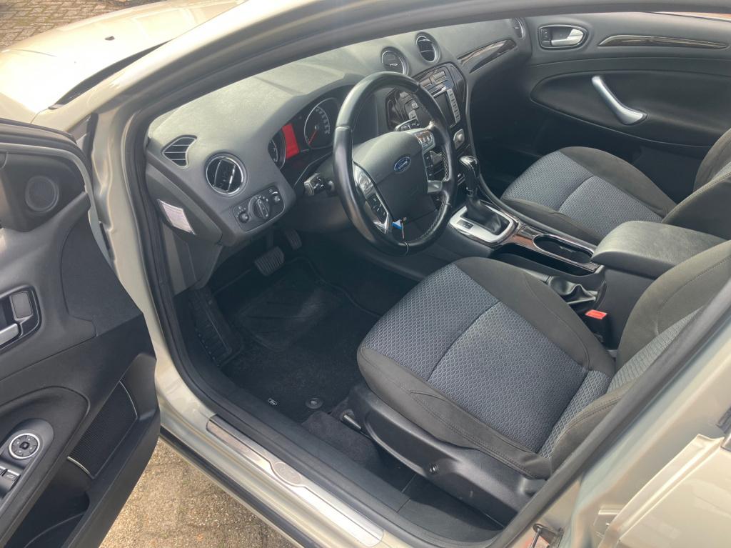 Ford Mondeo wagon 2.3-16v ghia