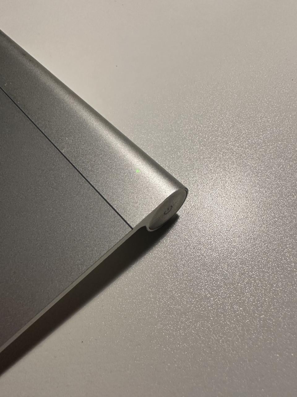 Apple Wireless Keyboard A1314 + Magic Trackpad A1339 – Bluetooth