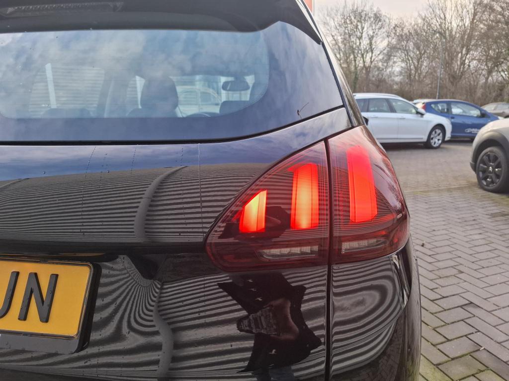 Peugeot 2008 suv 110 allure nav/cam/lmv