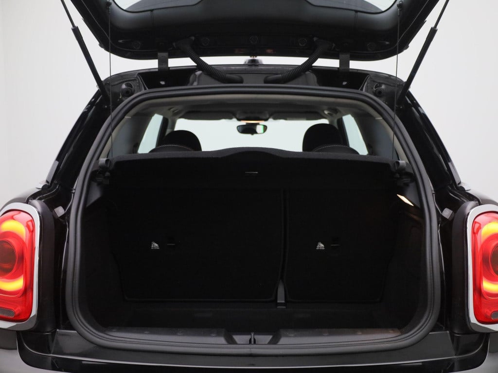 Mini Cooper mini 1.5 | lmv | parkeer sensoren | navigatie | airco | cruise 