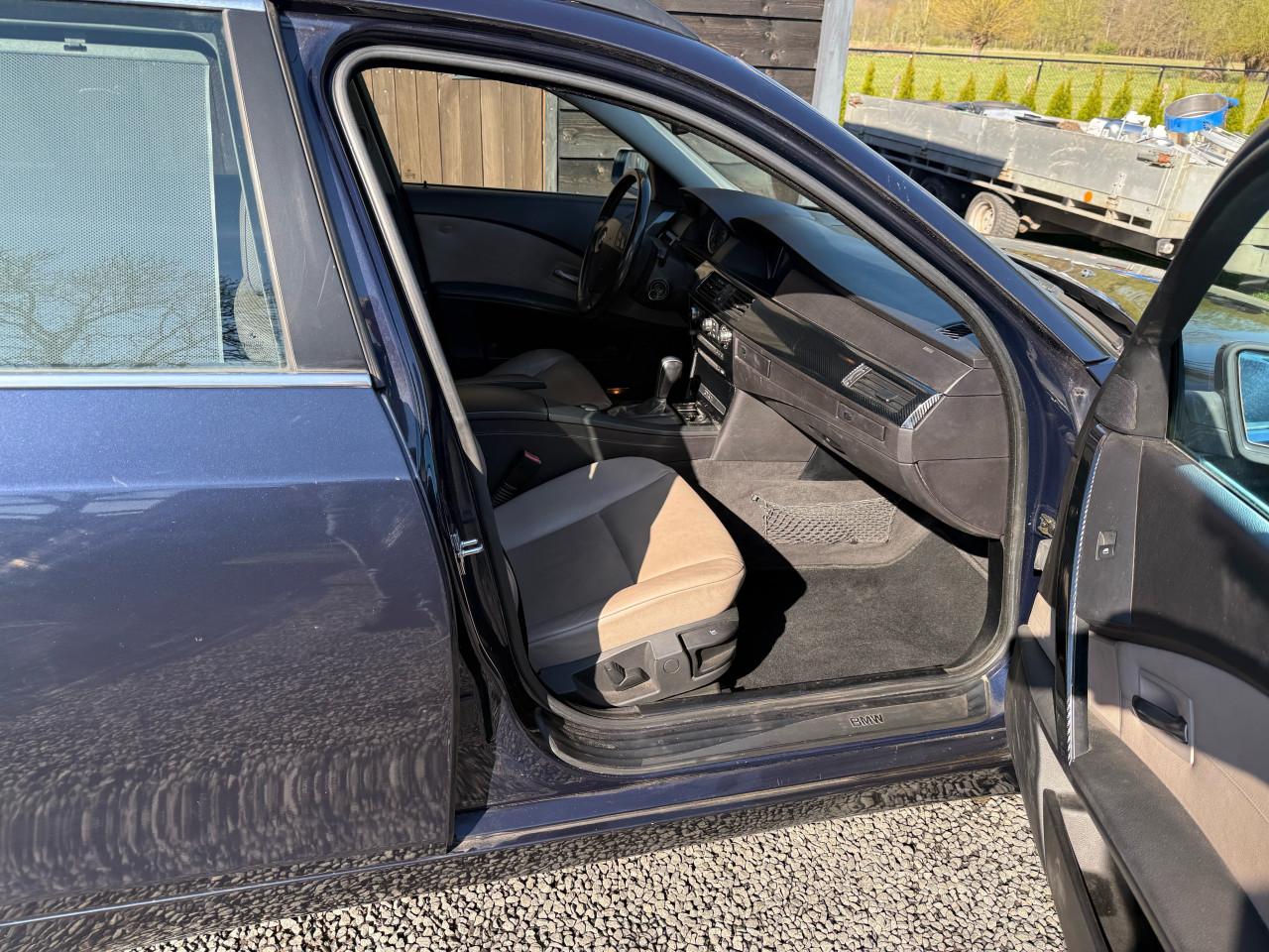 BMW 5-serie 523i Touring Automaat Blauw
