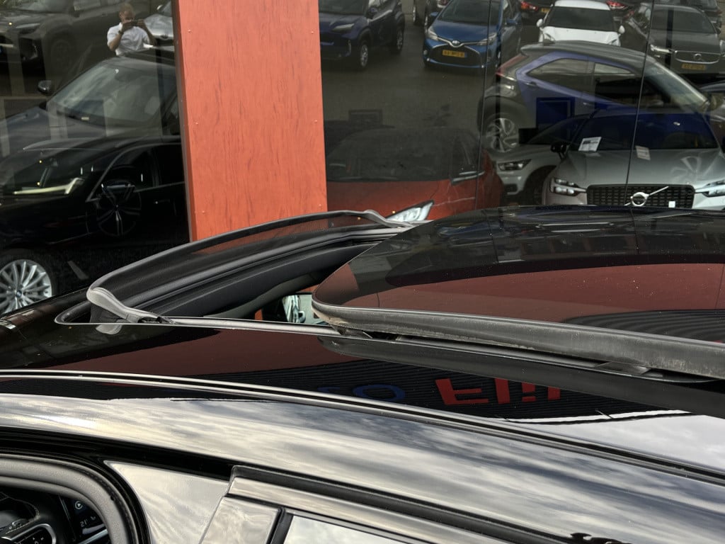 Volvo S60 2.0 t5 r-design | pano | pilot assist | head-up | carplay | stuur