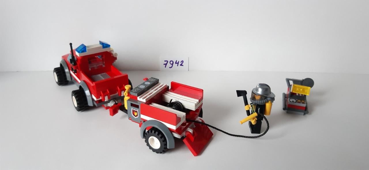Lego City 7942:  Brandweer Pick-Up Truck