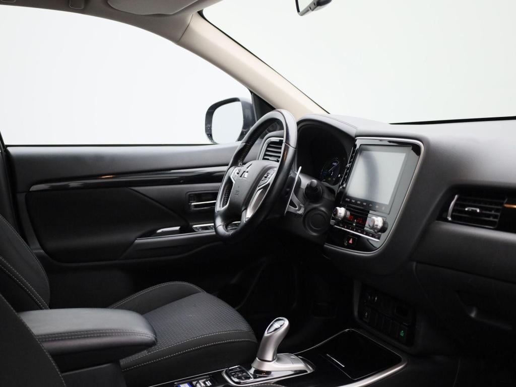 Mitsubishi Outlander 2.4 phev pure+ | automaat | stoel verwarming | dab | c