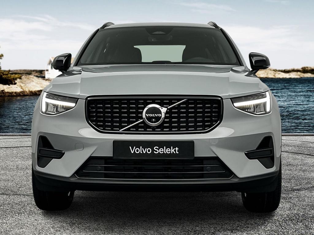 Volvo XC40 b4 gt plus dark visual park assist