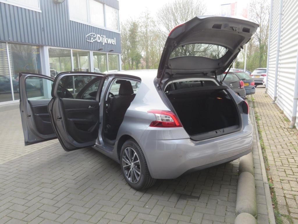 Peugeot 308 1.2 110 style clima/nav/lmv