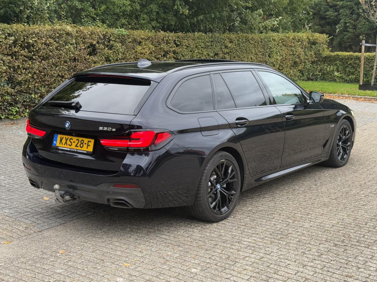 BMW 5-serie Touring - M Sport | BTW | Trekhaak | Laser | Panoramadak | HUD