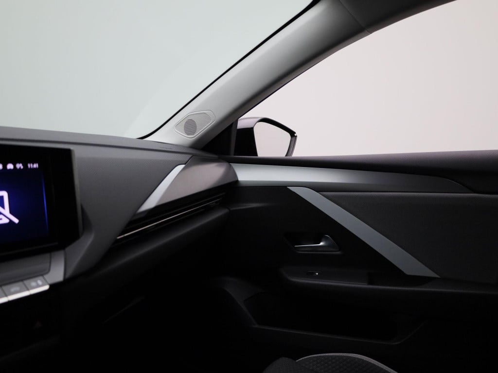 Opel Astra 1.2 edition | navigatie | climate control | parkeersensoren