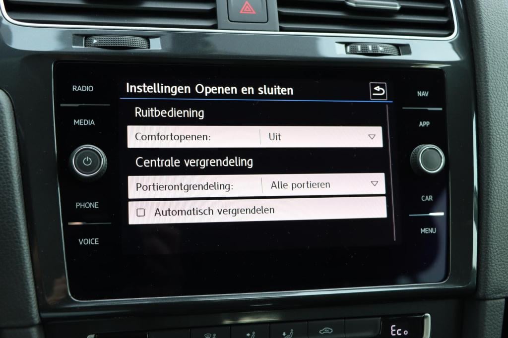 Volkswagen E-golf e-edition | soh 94,3% | navigatie | parkeersensoren | dri