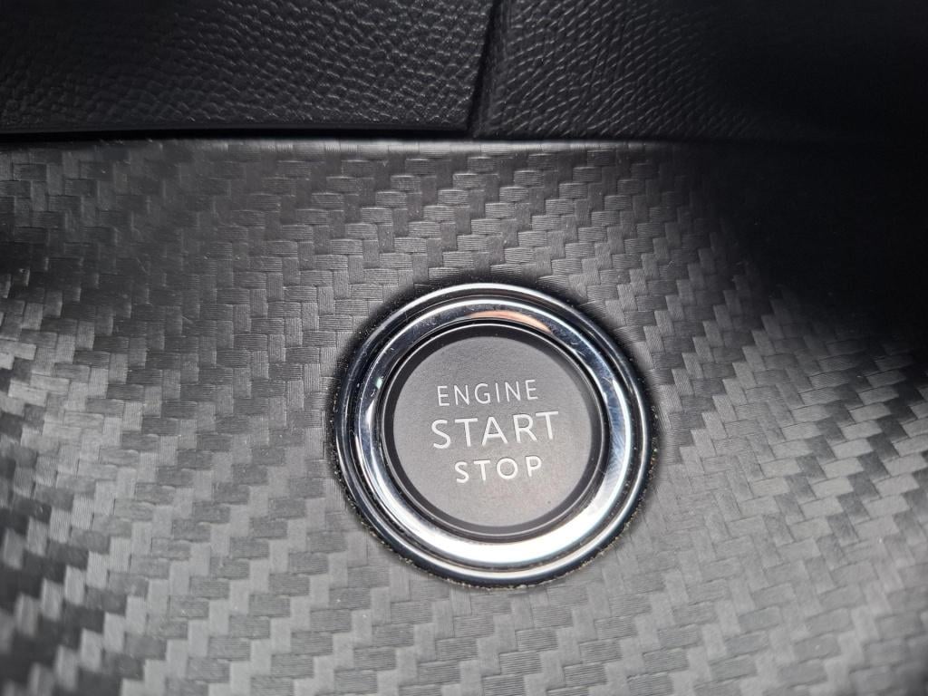 Peugeot 2008 suv 130 gt-line schuif-/kanteldak/cam/trekhaak