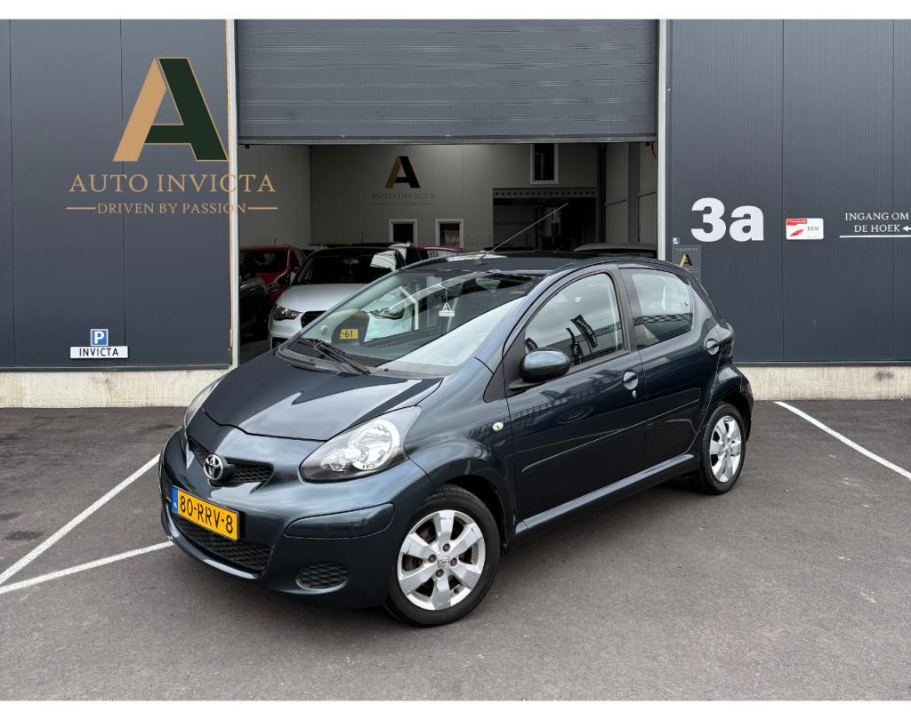 Toyota Aygo 1.0-12v aspiration green navigator