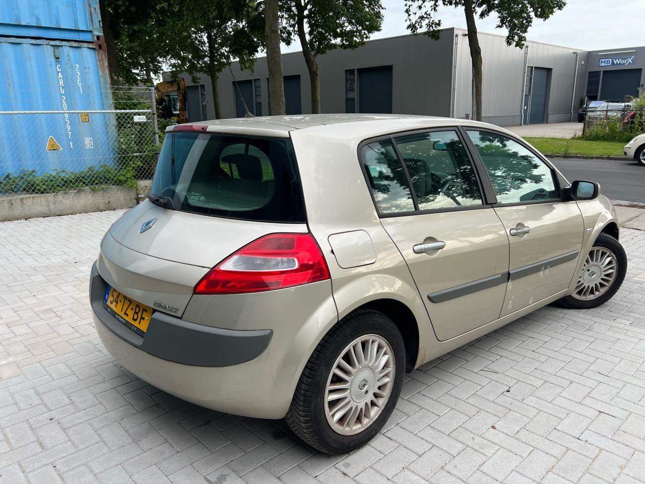 Renault Megane 2.0-16V Privilege Automaat