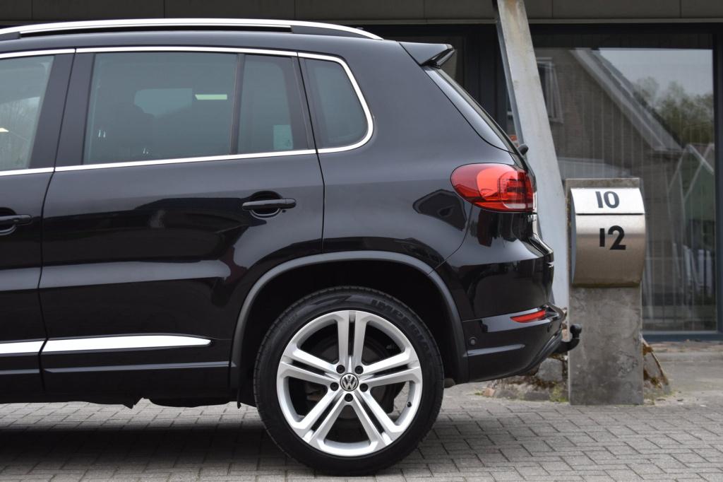 Volkswagen Tiguan 1.4 tsi r-line lm | trekhaak | xenon | led | stoelverwarm