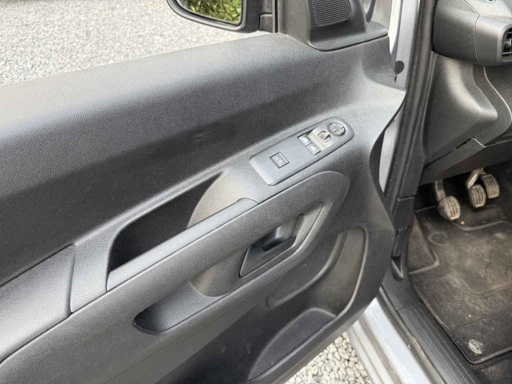 Citroen Berlingo 1.6 bluehdi 100pk driver bestelauto 3-zitter