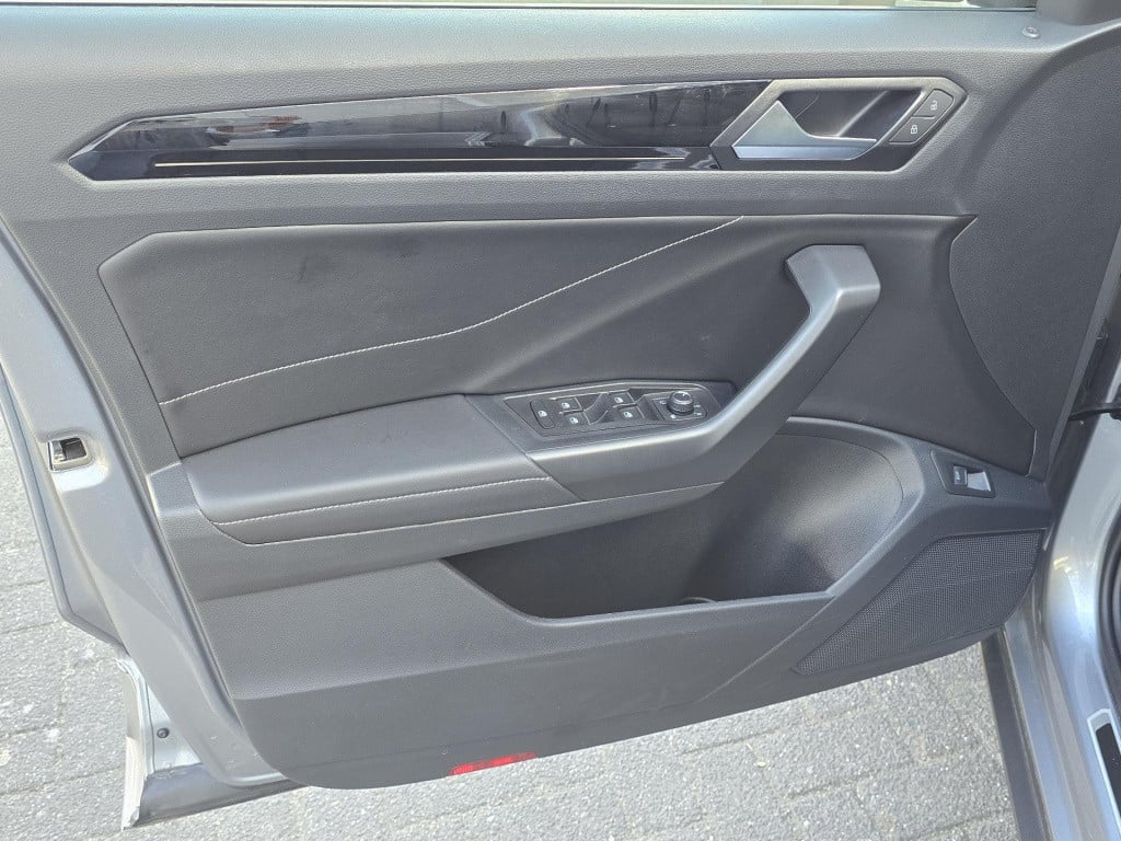 Volkswagen T-roc 1.5 tsi r-line edition virtual cockpit stuur/stoelverwarmi