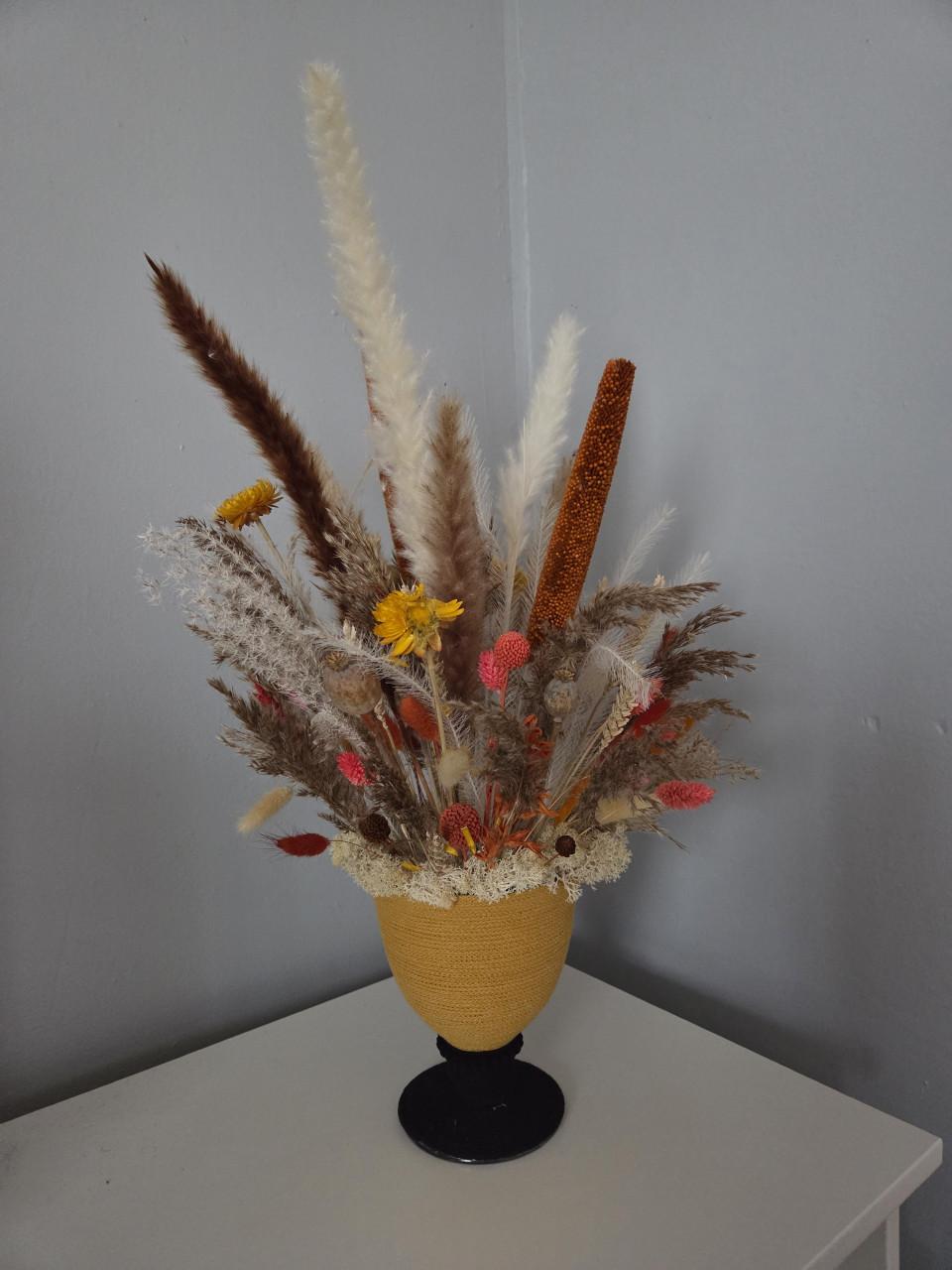 Droogbloemstukken en heel veel droogbloemen om zelf mee aan de gang te gaan