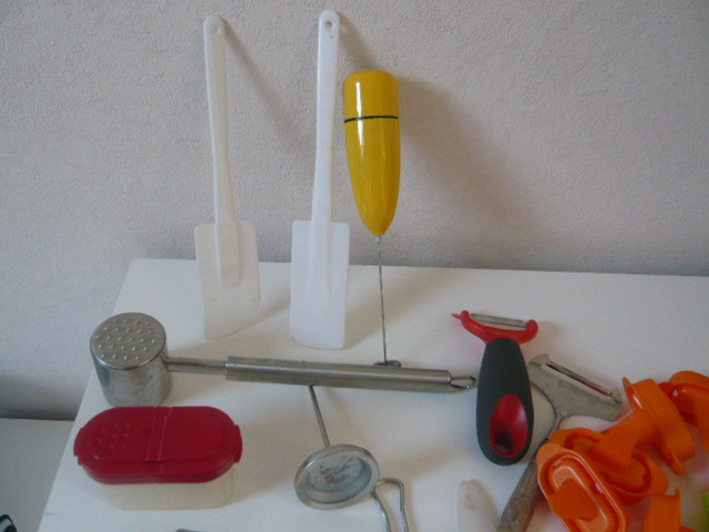 NIEUWE EN Z.G.A.N. KEUKEN SPULLETJES