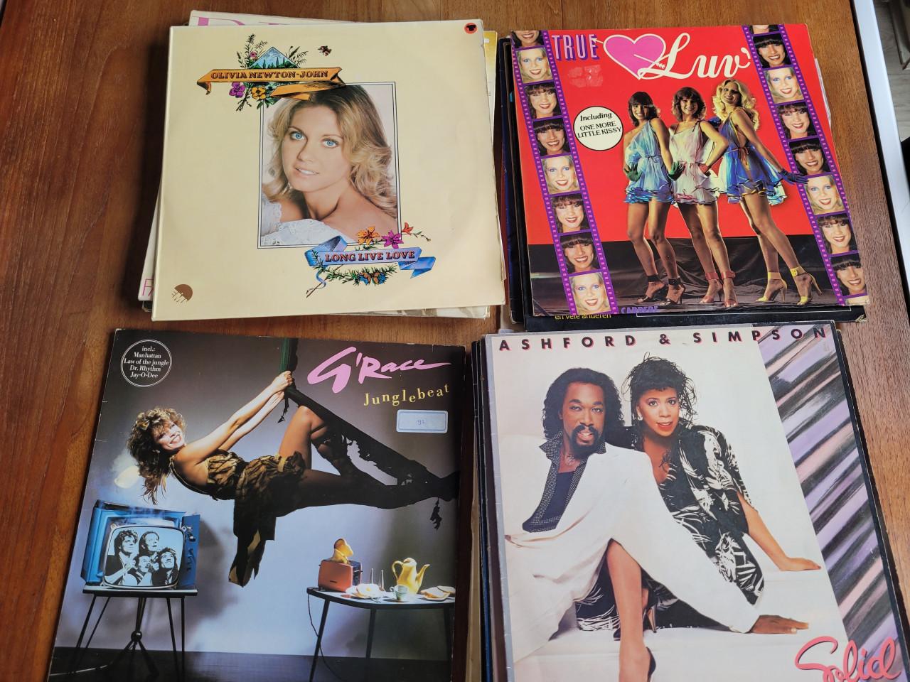 24 LP's Pop / Disco in goede staat!