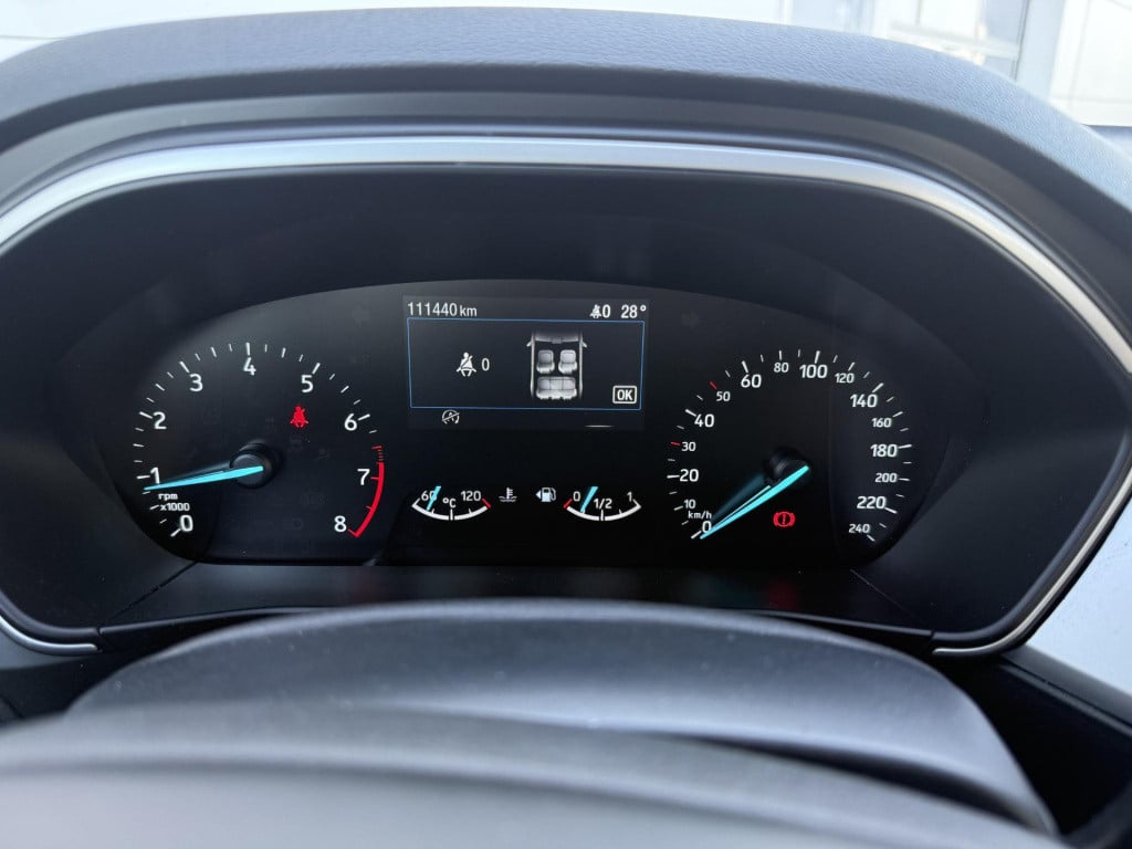 Ford Focus wagon 1.0 ecoboost hybrid trend edition business lmv | parkeerse