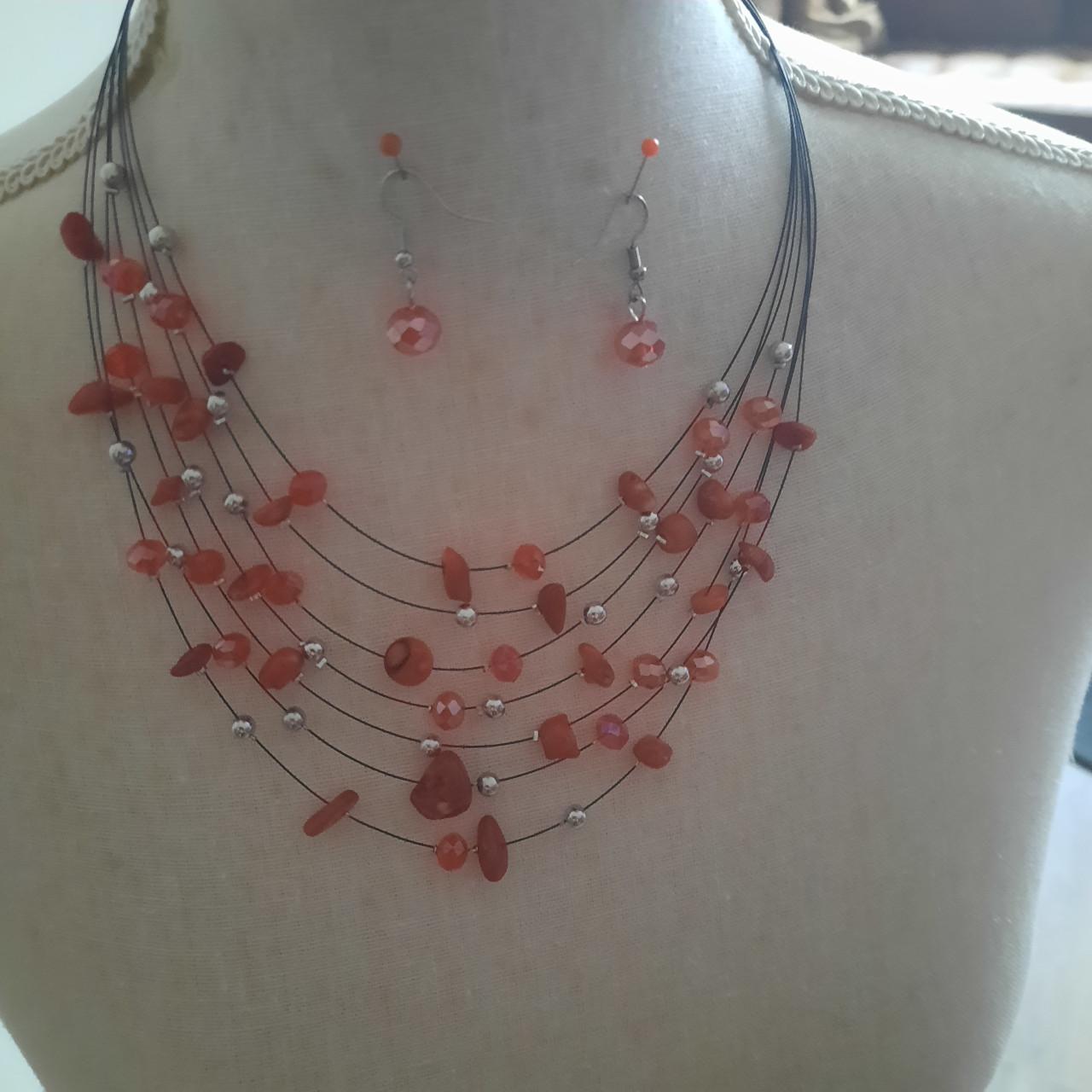 Mooie nieuwe sieraden setjes, ketting / oorbellen in diverse kleuren