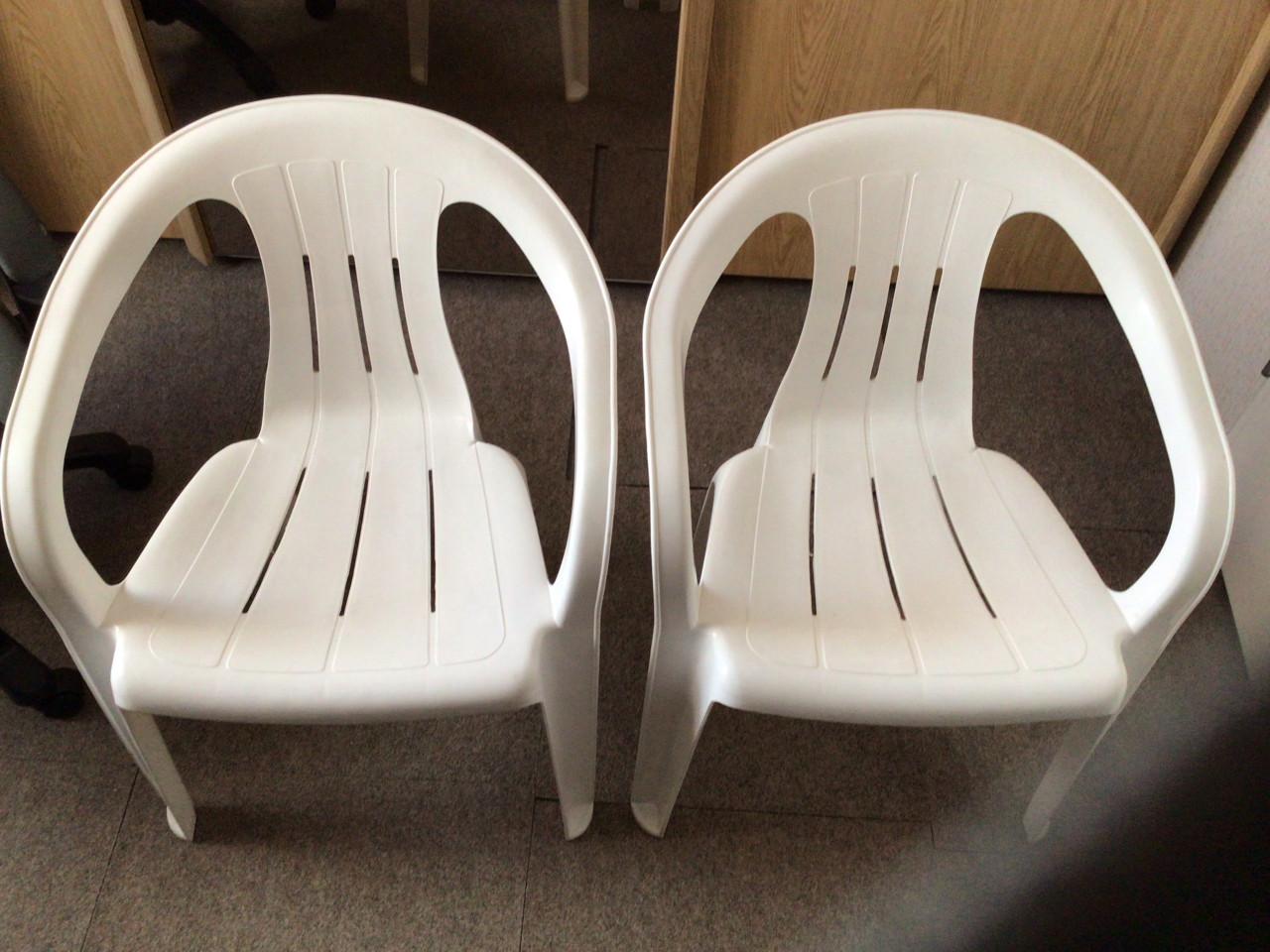 Tuinstoelen plastic kuipstoeltjes 2 stuks