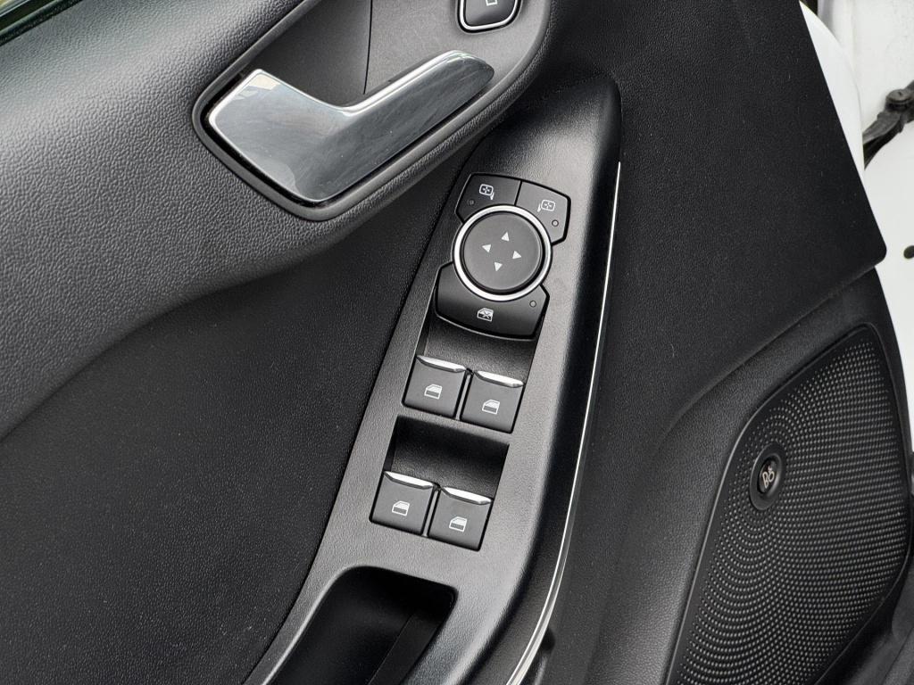 Ford Fiesta 1.0 ecoboost st-line nl-auto, panoramadak + véél opties!