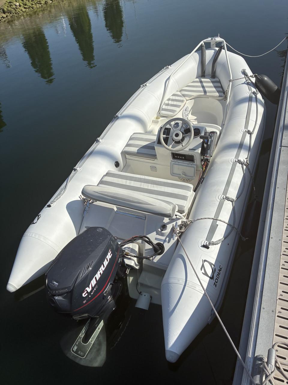 Zodiac yachtline 420(2024 tube) met 40 pk evinrude e-tec + riba trailer2020
