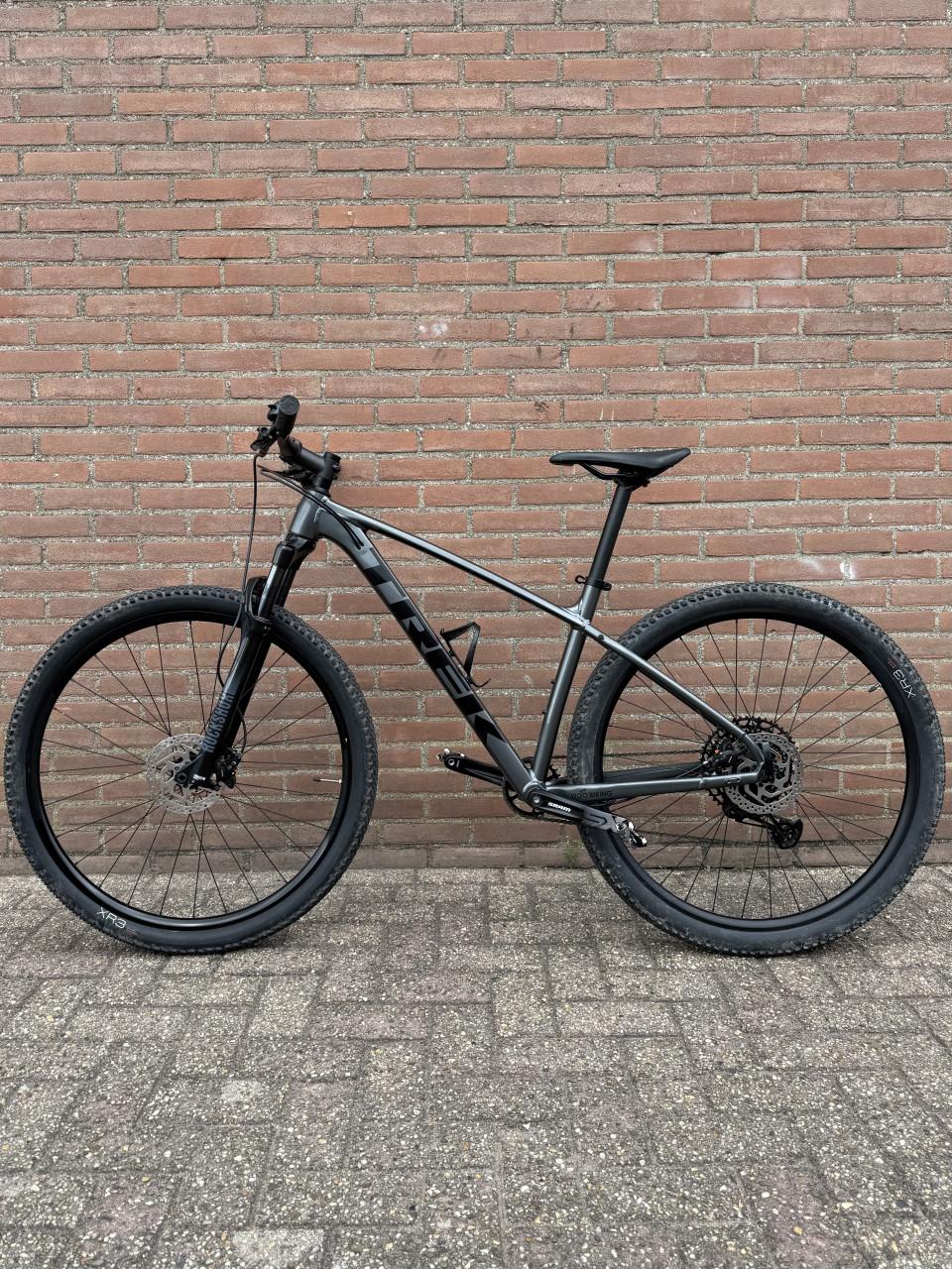 Trek X-Caliber8 ML Lithium grey/trek black 2021