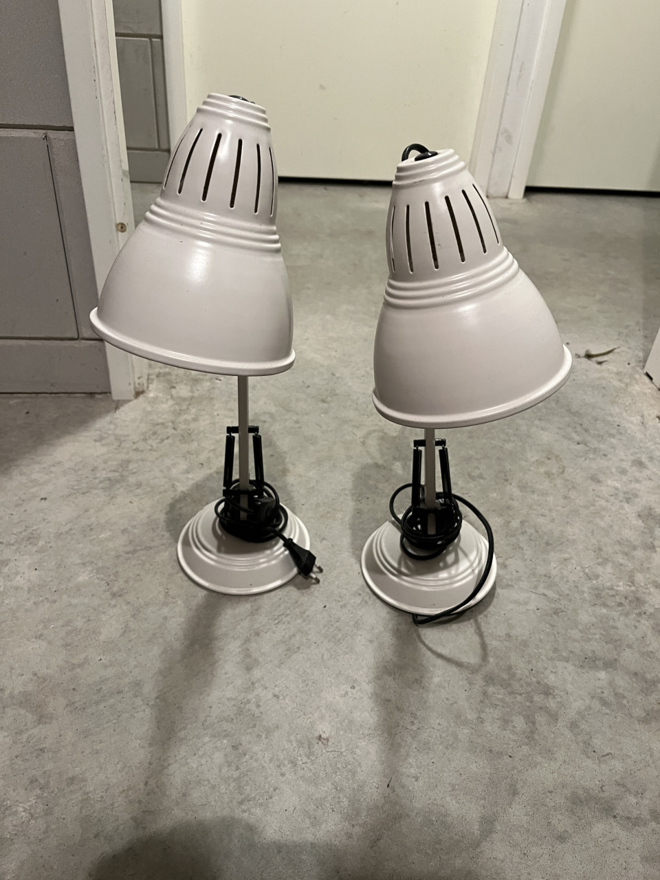 Wee identieke schaarlampen h60 cm als nieuw  Nwprijs 49,90