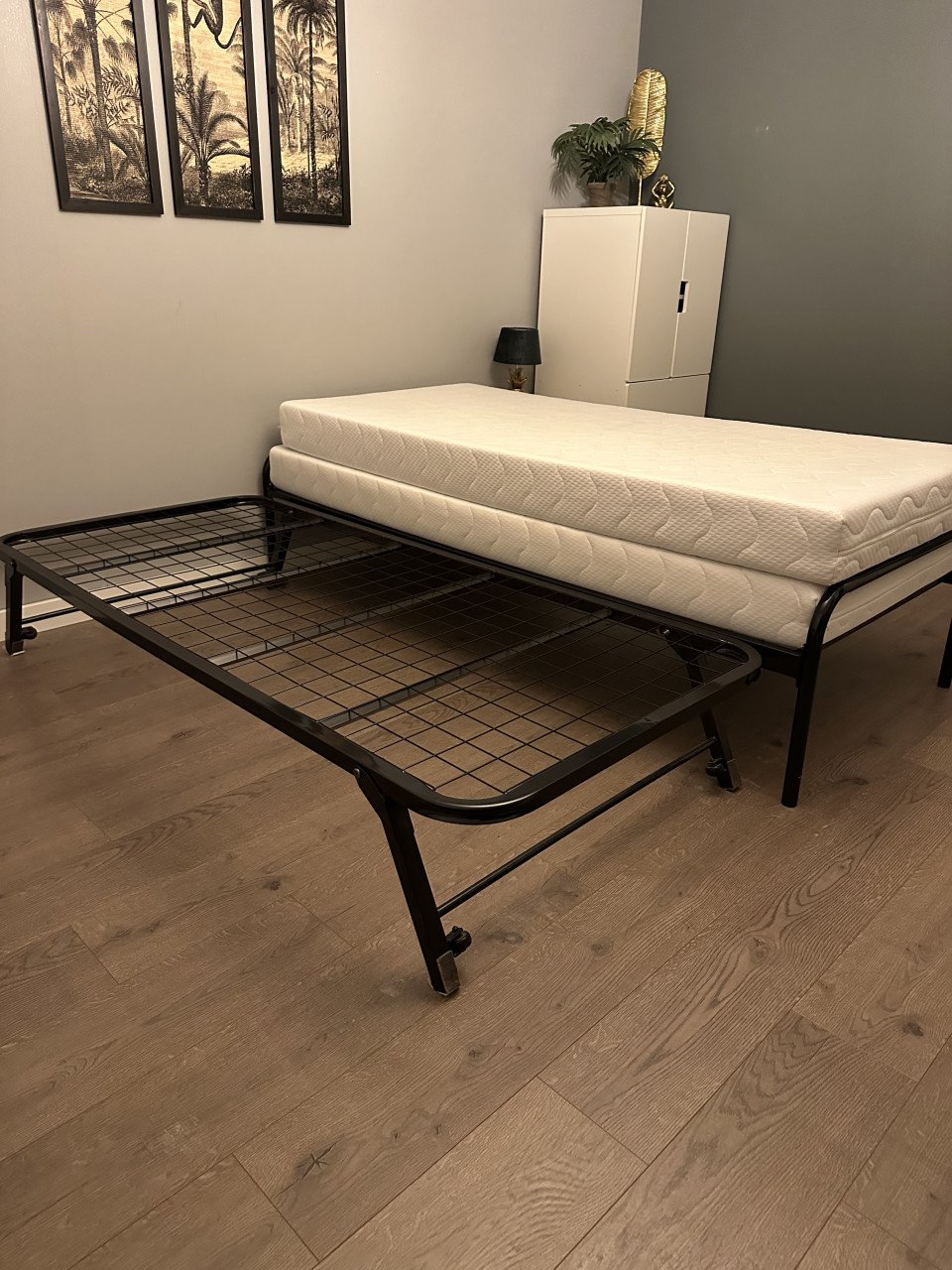 Bed met logeerbed - ook te gebruiken als tweepersoonsbed 2x 90x200