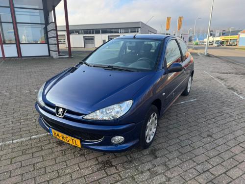 Peugeot 206 bj 2005 1350 euro