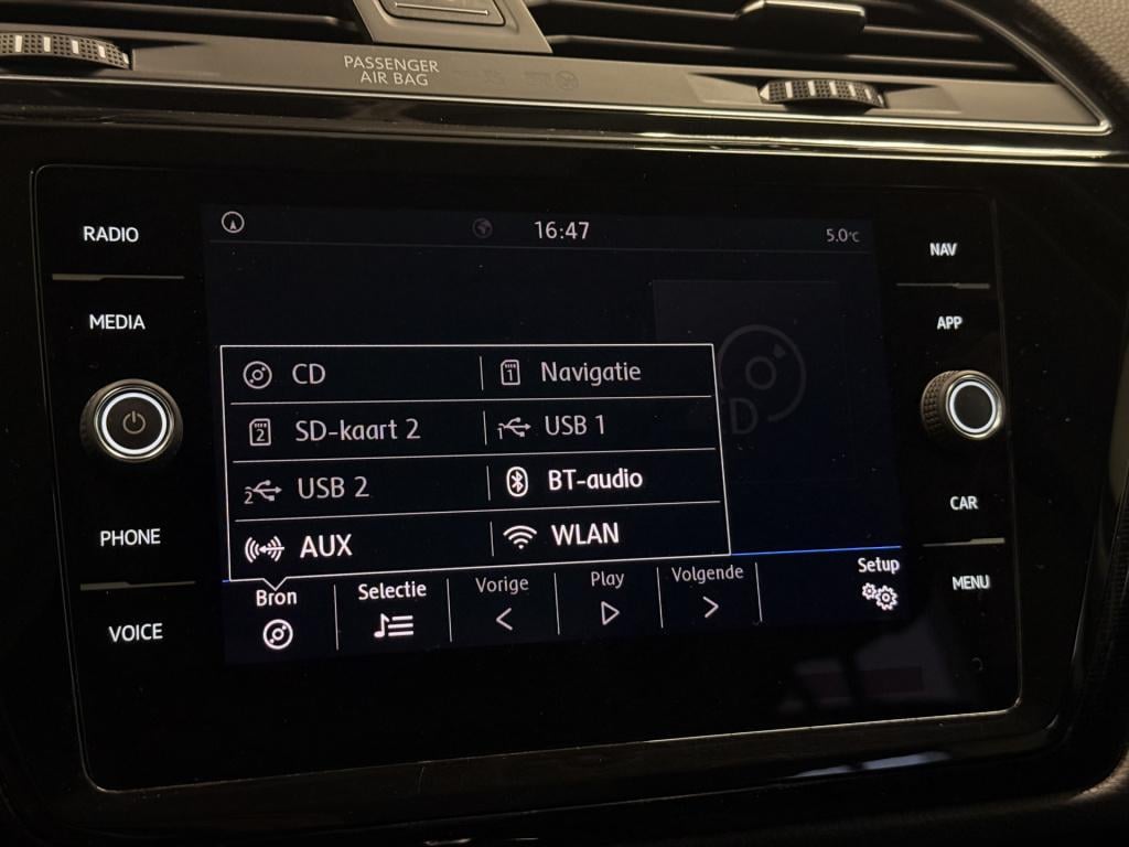 Volkswagen Touran 1.4 tsi comfortline 7p | pano | stoelverwarming | achteru