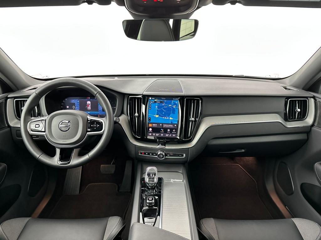 Volvo XC60 t6 398pk recharge black edition ultra| pano| luchtvering| 360 ca
