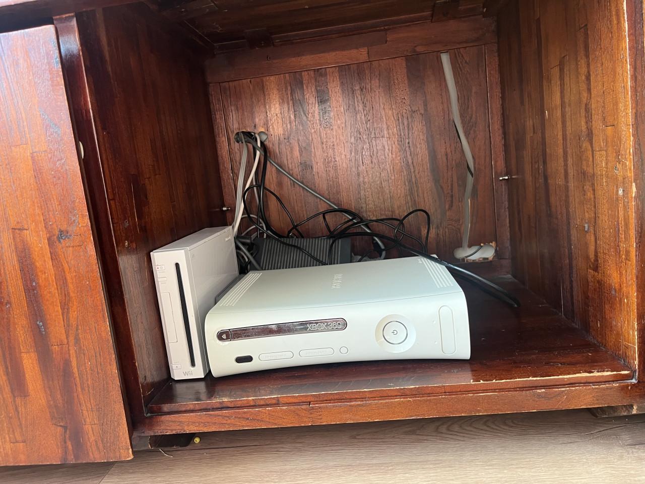 Teakhouten meubelset met gebruikerssporen