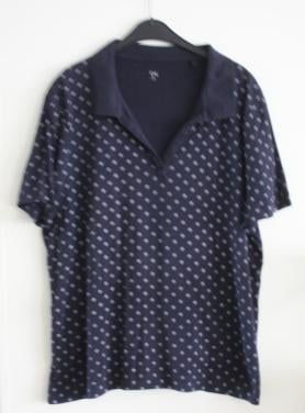 Donkerblauwe polo met witte bloemen print  maat xxl