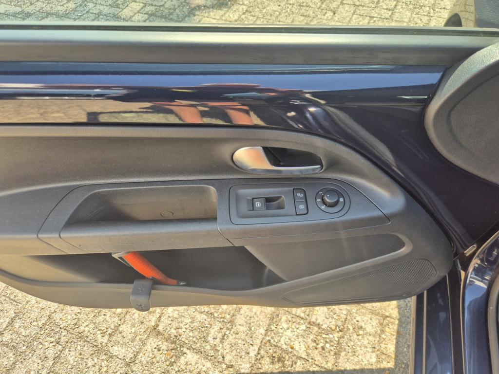Volkswagen UP! 1.0 high up! bluemotion