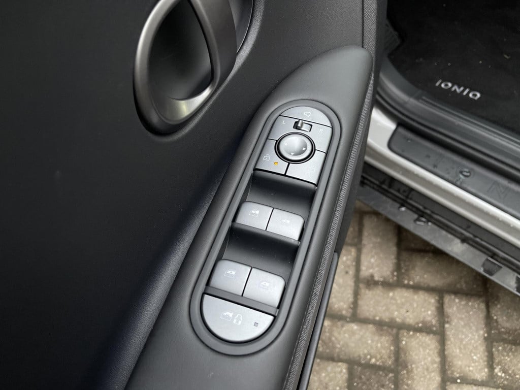 Hyundai Ioniq 5 connect+ 84 kwh nieuw model!