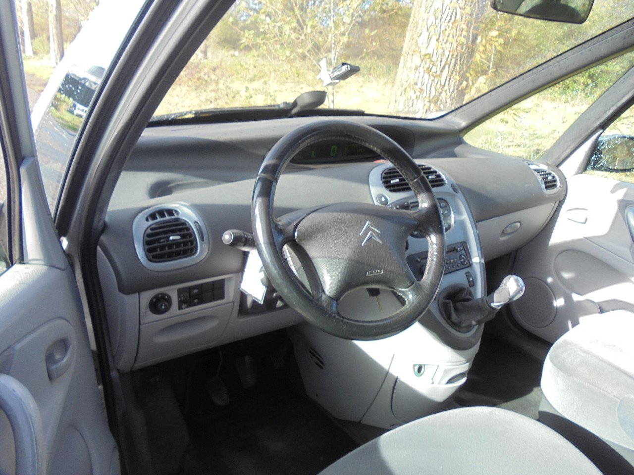 Xsara Picasso 1.6i nette conditie binnen en buiten Nieuwe Apk Bij Afleveren