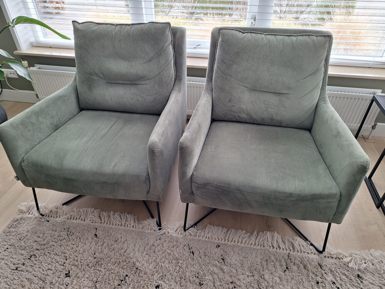 Prachtige fauteuil van ribstof van het merk Bellus