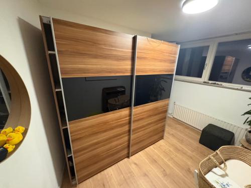 Kledingkast met hout & glas