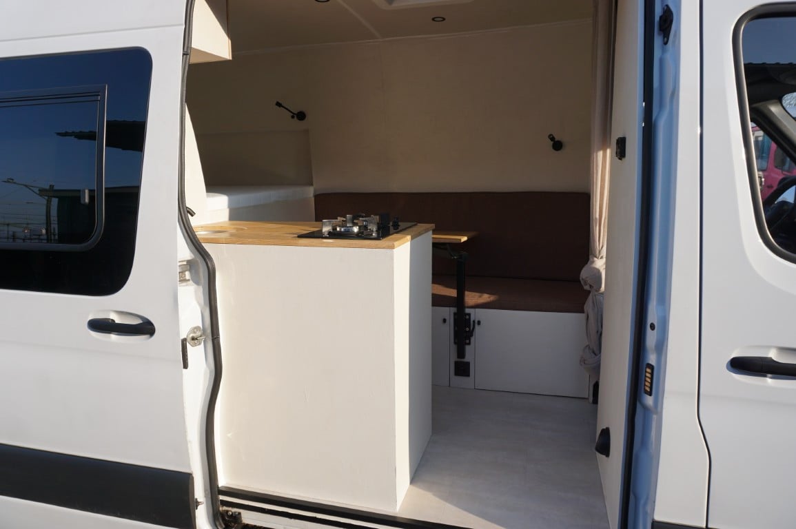 Mercedes Benz Buscamper 214 CDI uit 2019 met nieuwe inbouw