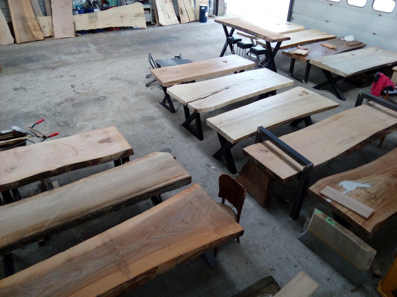 Planken Tafelbladen decoratie Boomstamtafels Bar Salon Zitbank