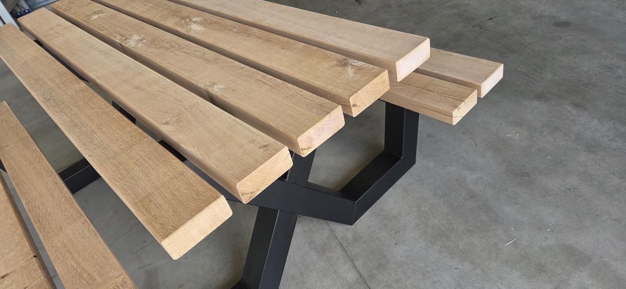 Eiken Picknicktafel met stalen x-poot
