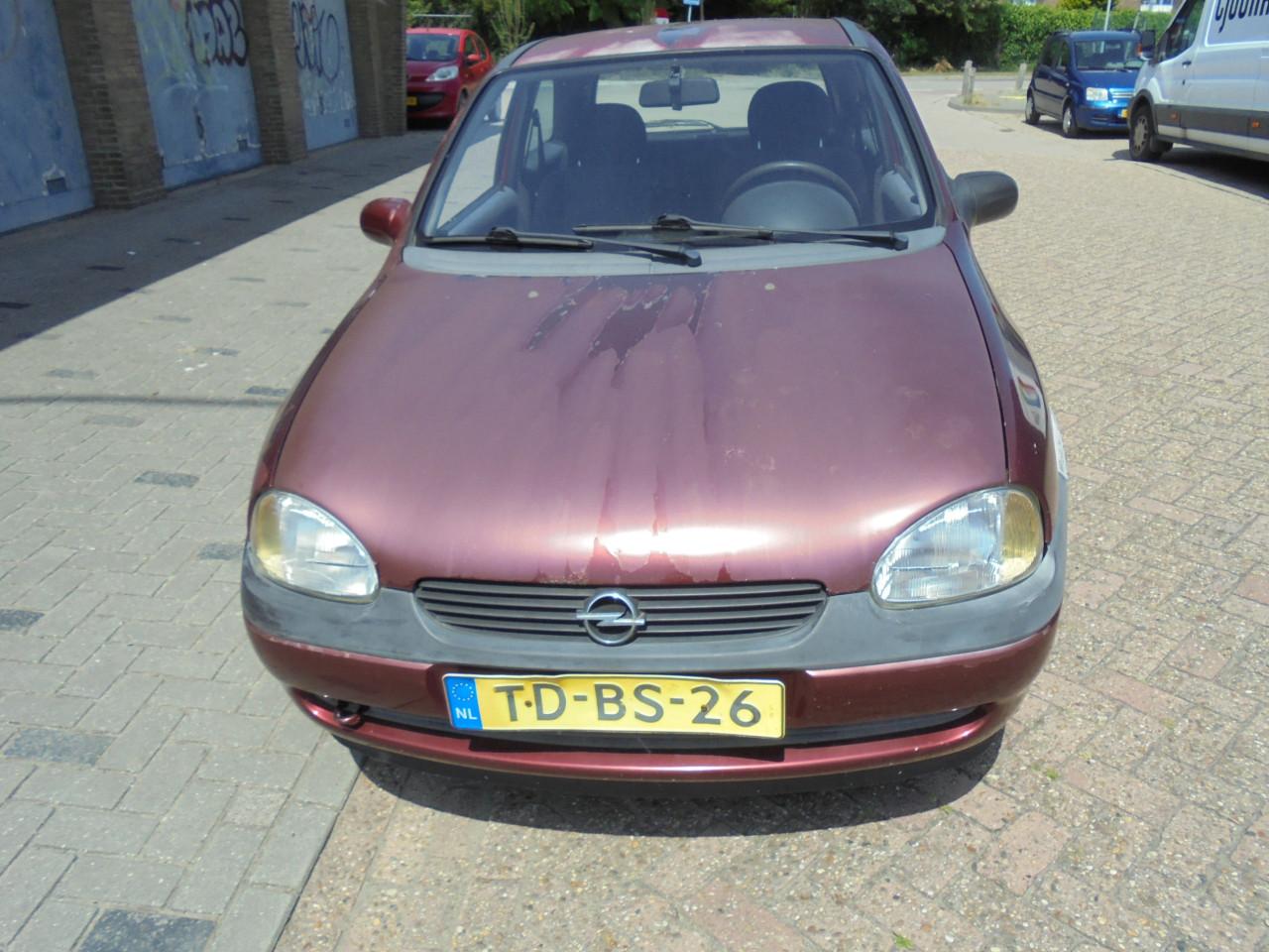 Corsa 1.4 Strada uit 1998 slechts 114.285 km met N.A.P Apk nieuw Juni 2026